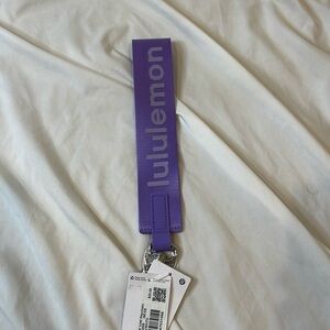 NWT Lululemon Never Lost Keychain
